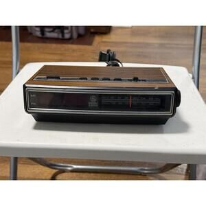 Vintage General Electric GE 7-4625C AM/FM Digital Clock Radio Tested & Working
